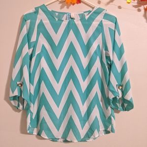 Zig zag patterned Blouse with rolled sleeves